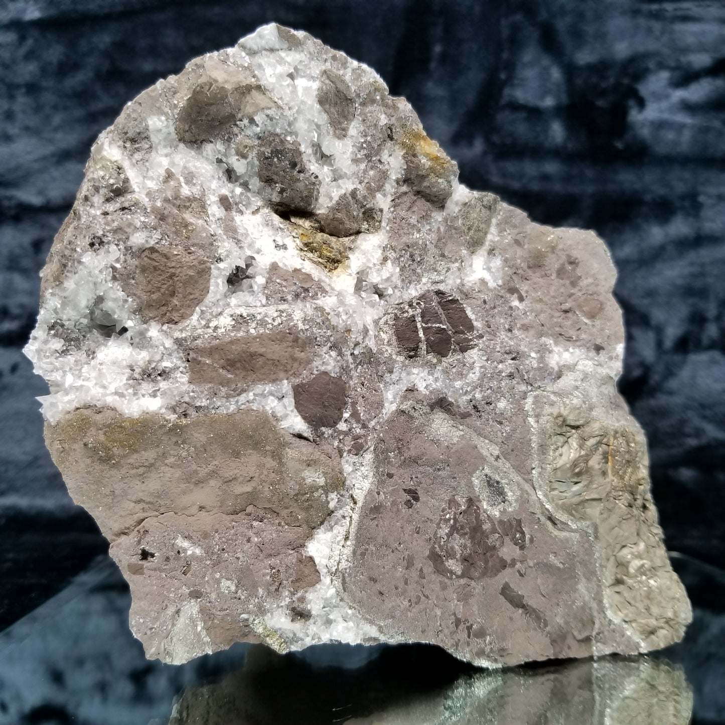 #33008 Super clear Nailhead Spar Calcite geode, Chalcopyrite ore and multiple small fossils in the matrix