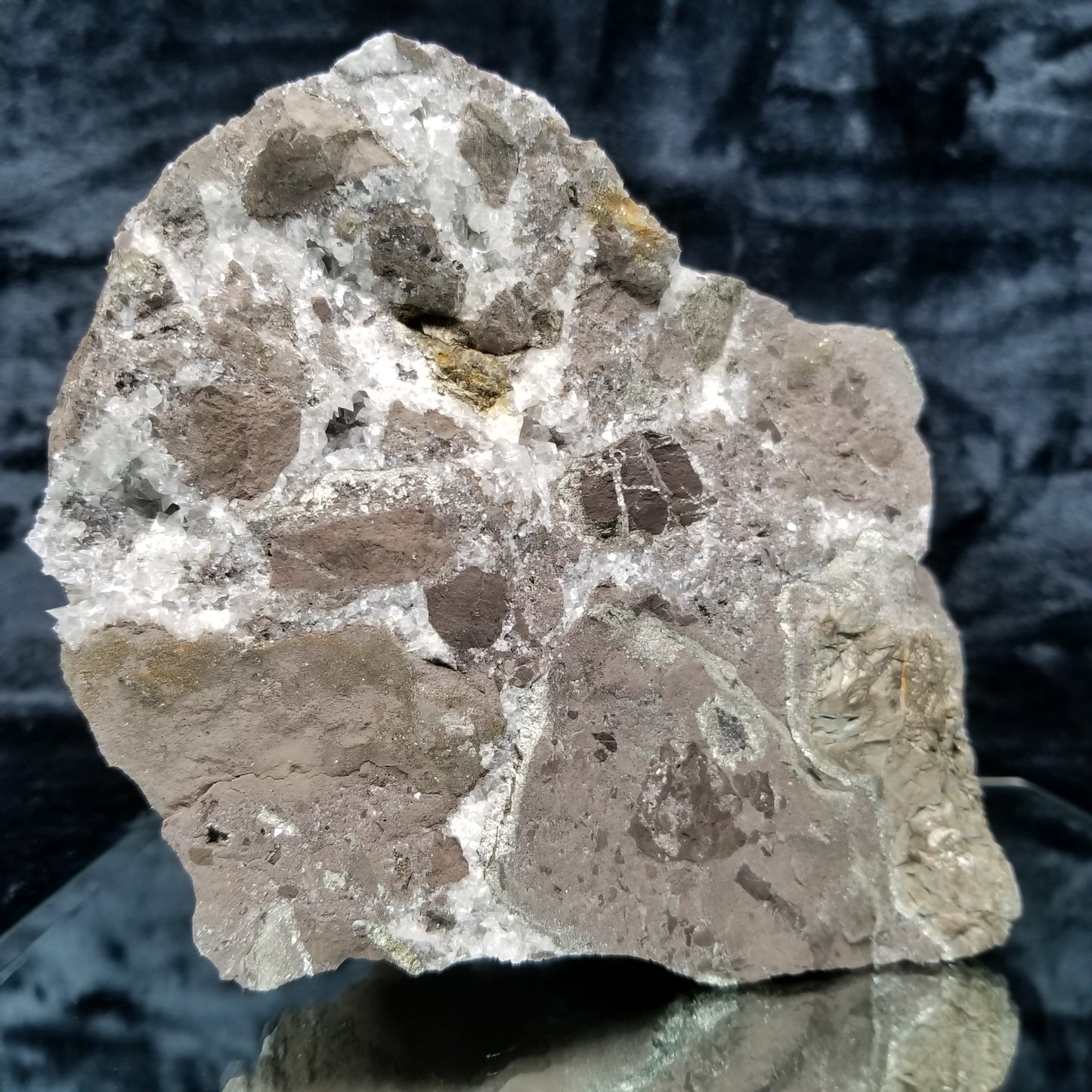#33008 Super clear Nailhead Spar Calcite geode, Chalcopyrite ore and multiple small fossils in the matrix