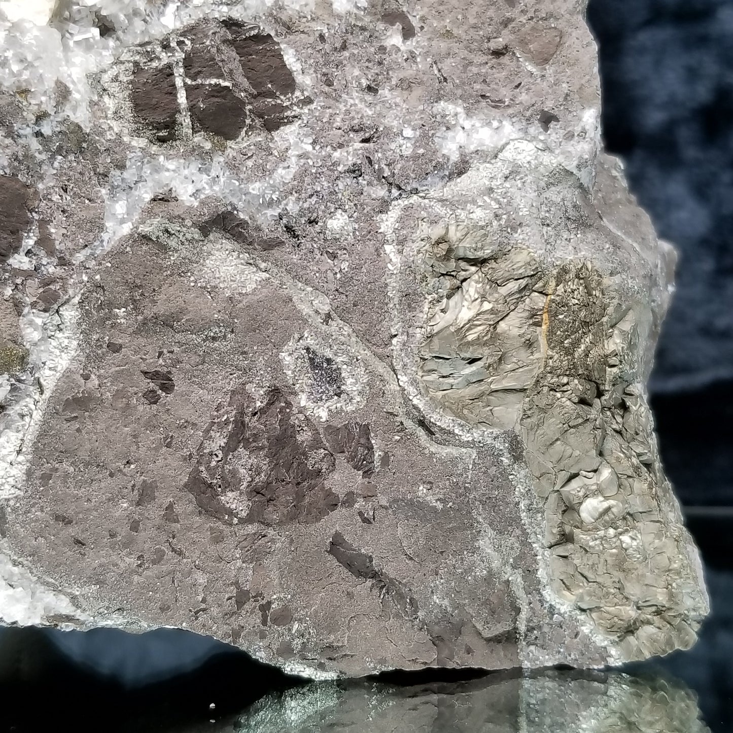 #33008 Super clear Nailhead Spar Calcite geode, Chalcopyrite ore and multiple small fossils in the matrix