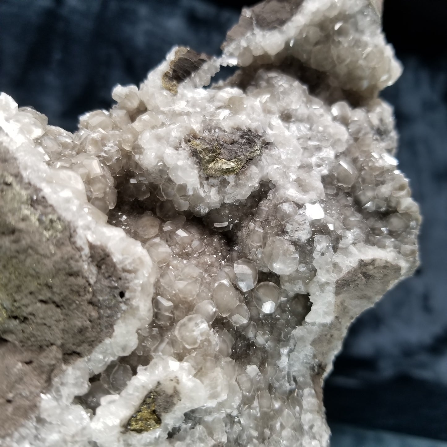 #33014 Super clear Nailhead Spar Calcite geode, Chalcopyrite ore and multiple small fossils in the matrix