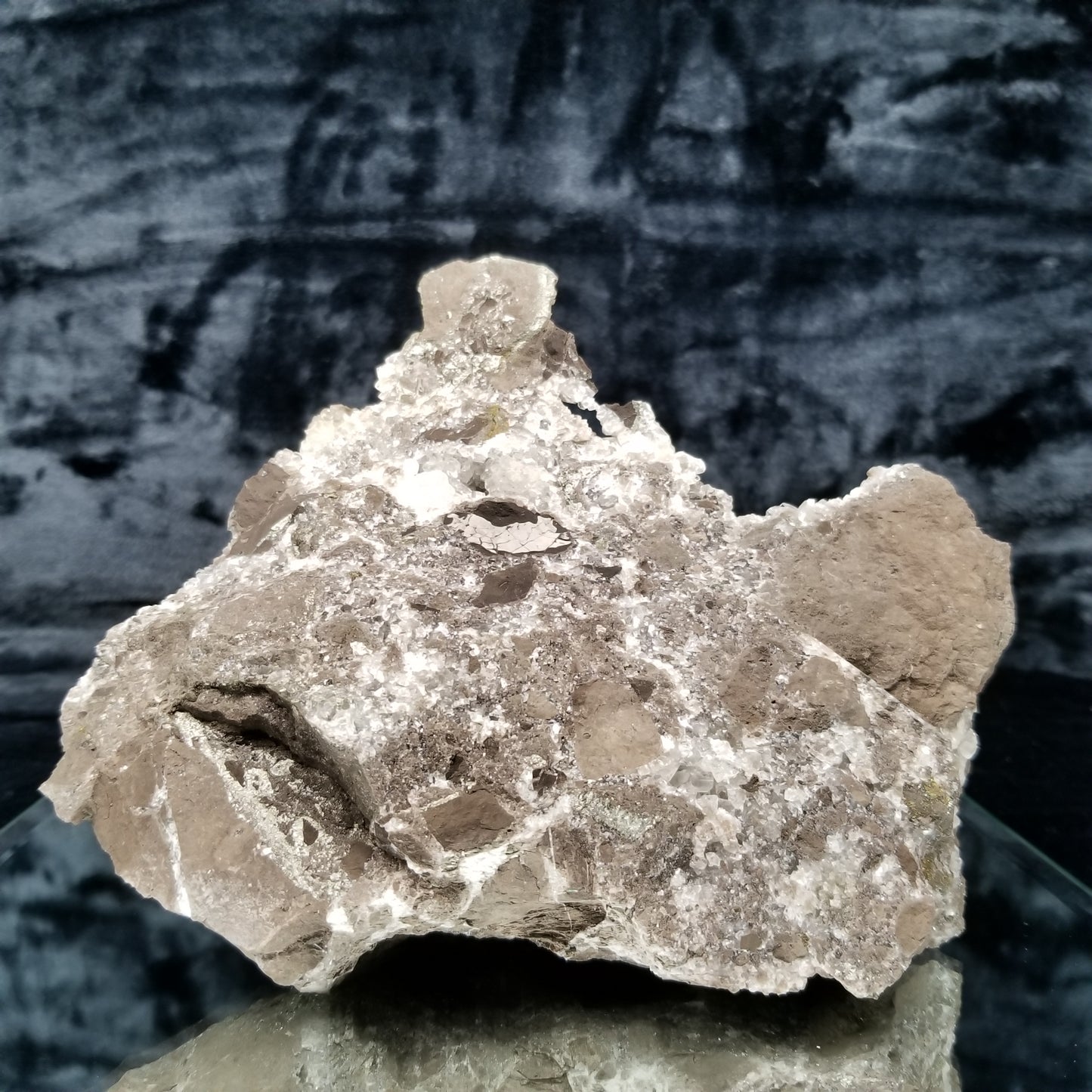 #33014 Super clear Nailhead Spar Calcite geode, Chalcopyrite ore and multiple small fossils in the matrix
