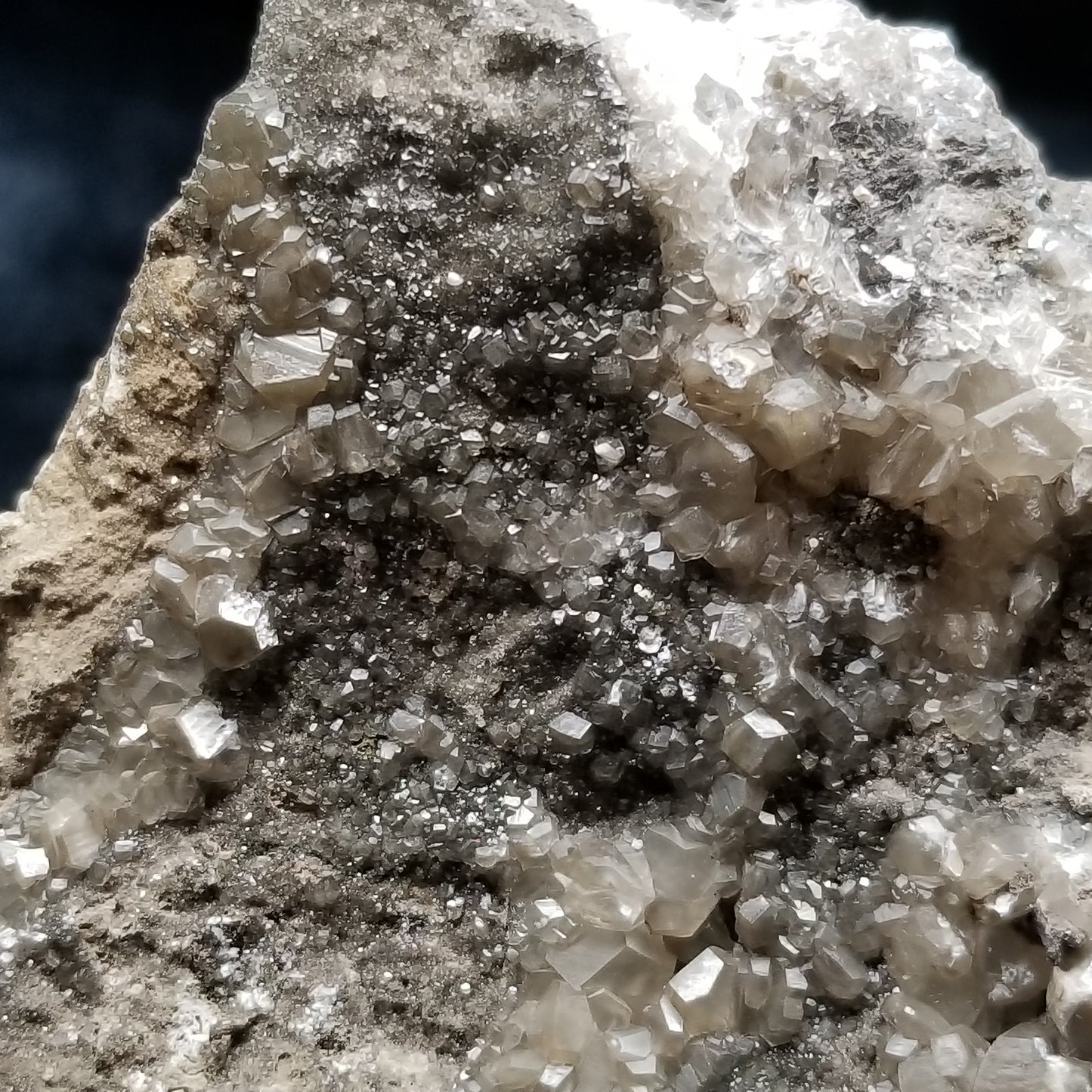 #33017 Special formation of Nailhead Spar Calcite cluster, Chalcopyrite ore and multiple small fossils in the matrix