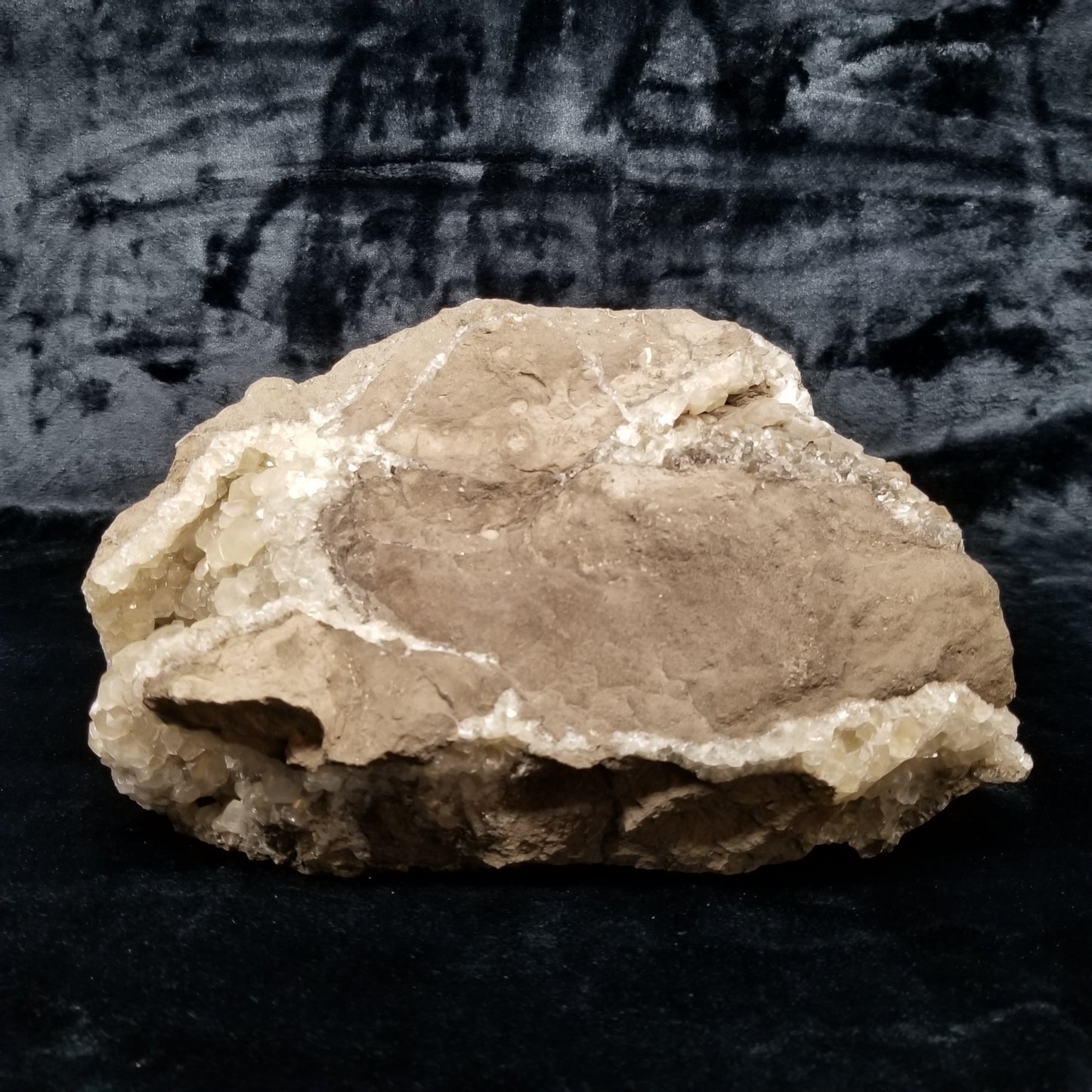 #33018 Super clear Nailhead Spar Calcite cluster, Chalcopyrite ore and multiple small fossils in the matrix