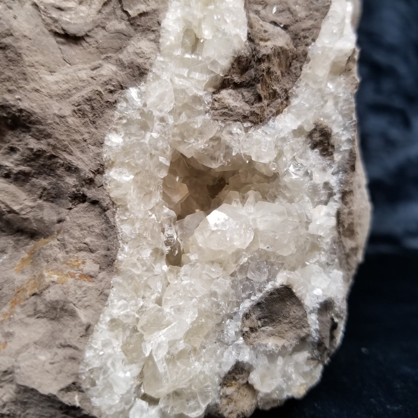 #33020 Super clear Nailhead Spar Calcite geode, Chalcopyrite ore and multiple small fossils in the matrix