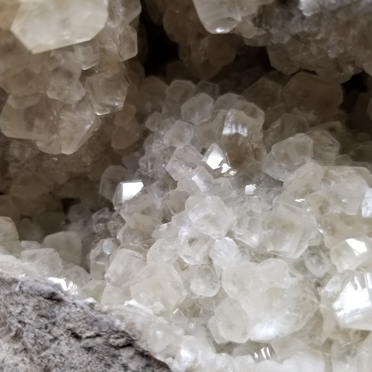 #33022 Super clear Nailhead Spar Calcite geode, Chalcopyrite ore and multiple small fossils in the matrix