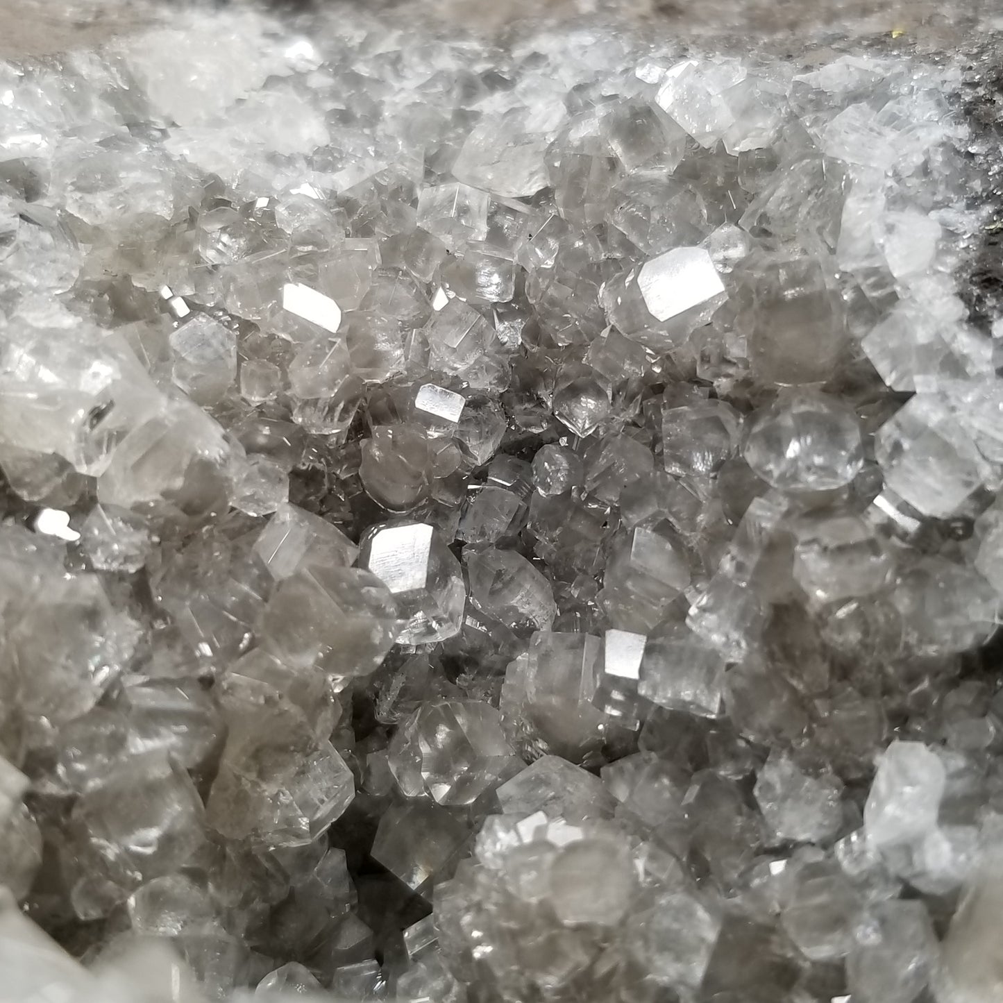 #33023 Super clear Nailhead Spar Calcite goede, Chalcopyrite ore and multiple small fossils in the matrix