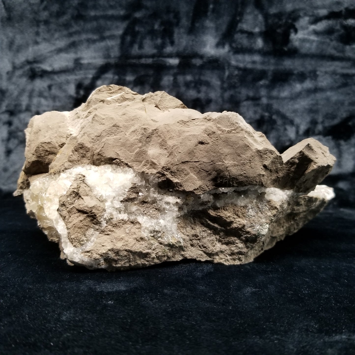 #33024 Super clear Nailhead Spar Calcite geode, Chalcopyrite ore and multiple small fossils in the matrix