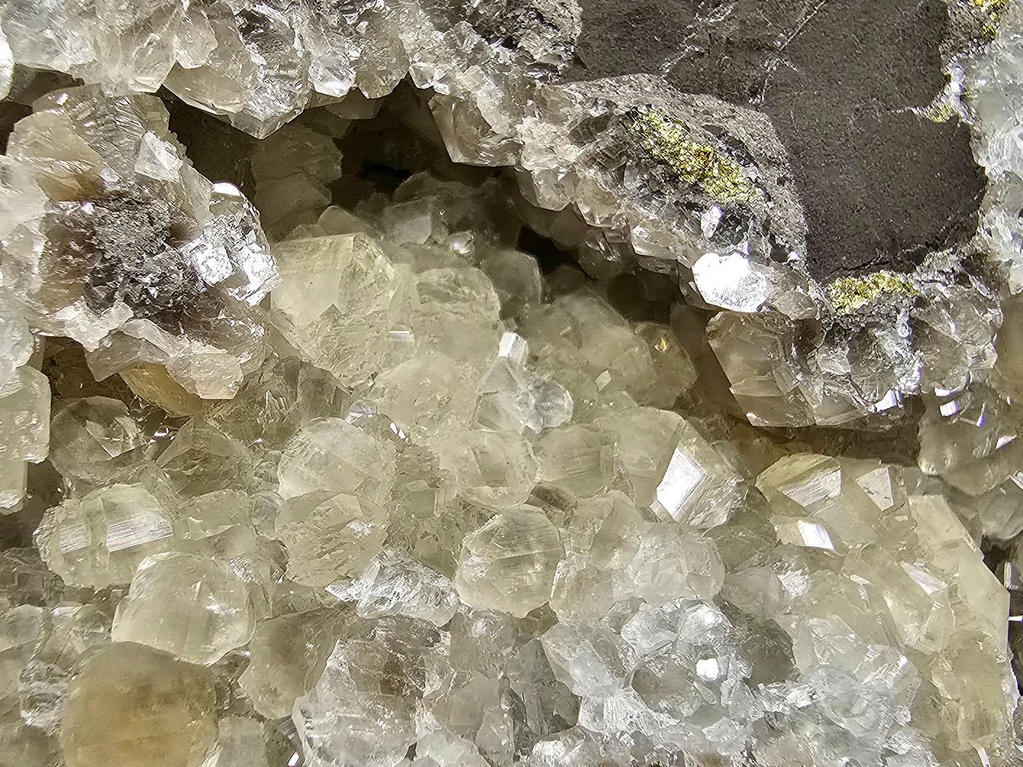 #33030 Super clear Nailhead Spar Calcite geode, Chalcopyrite ore and multiple small fossils in the matrix