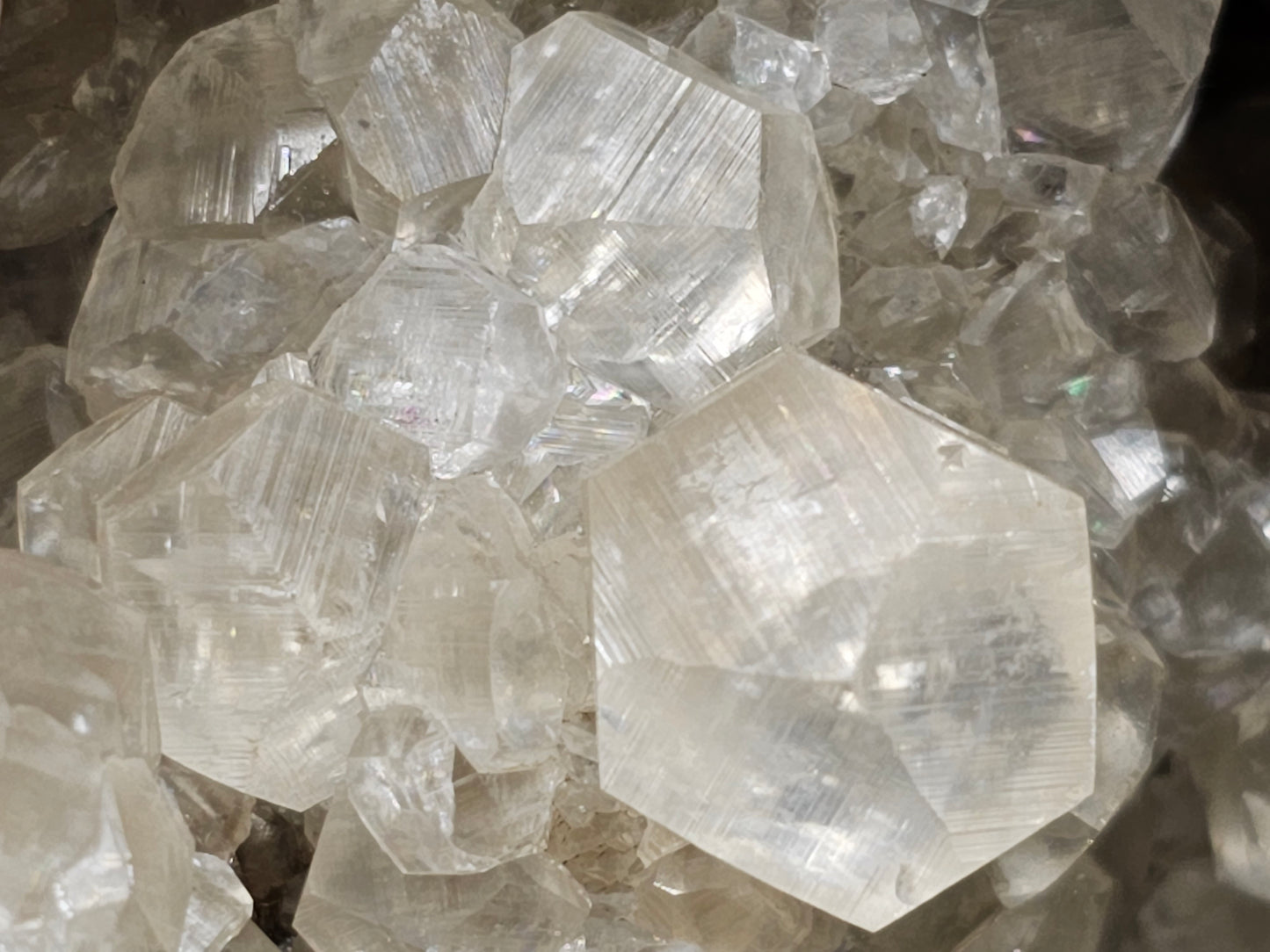 #33026 Super clear Nailhead Spar Calcite geode, Chalcopyrite ore and multiple small fossils in the matrix