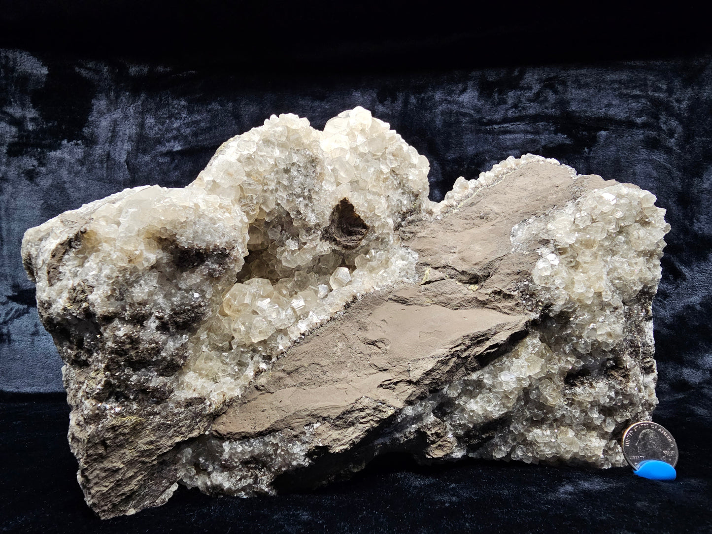 #33037 Super clear Nailhead Spar Calcite geode, Chalcopyrite ore and multiple small fossils in the matrix
