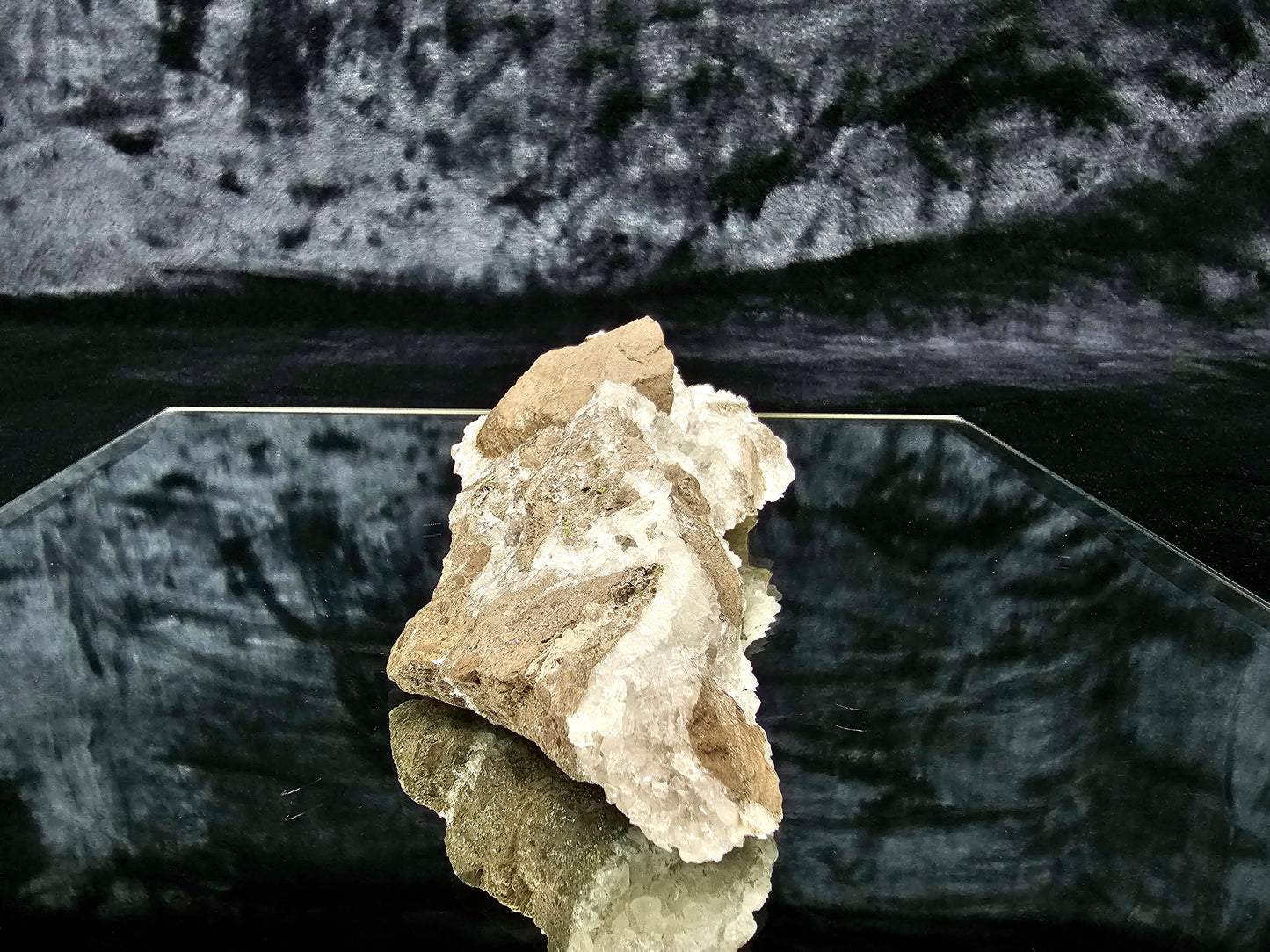 #33048 Super clear Nailhead Spar Calcite cluster, Chalcopyrite ore and multiple small fossils in the matrix