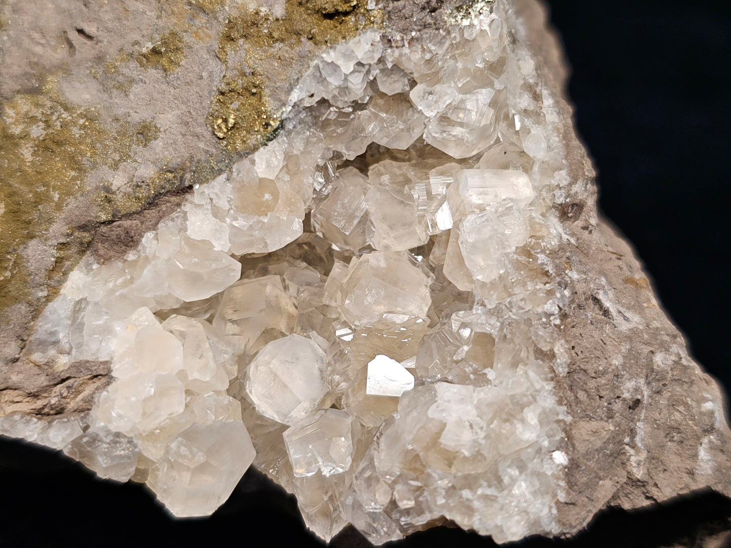 #33041 Super clear Nailhead Spar Calcite cluster, Chalcopyrite ore and multiple small fossils in the matrix