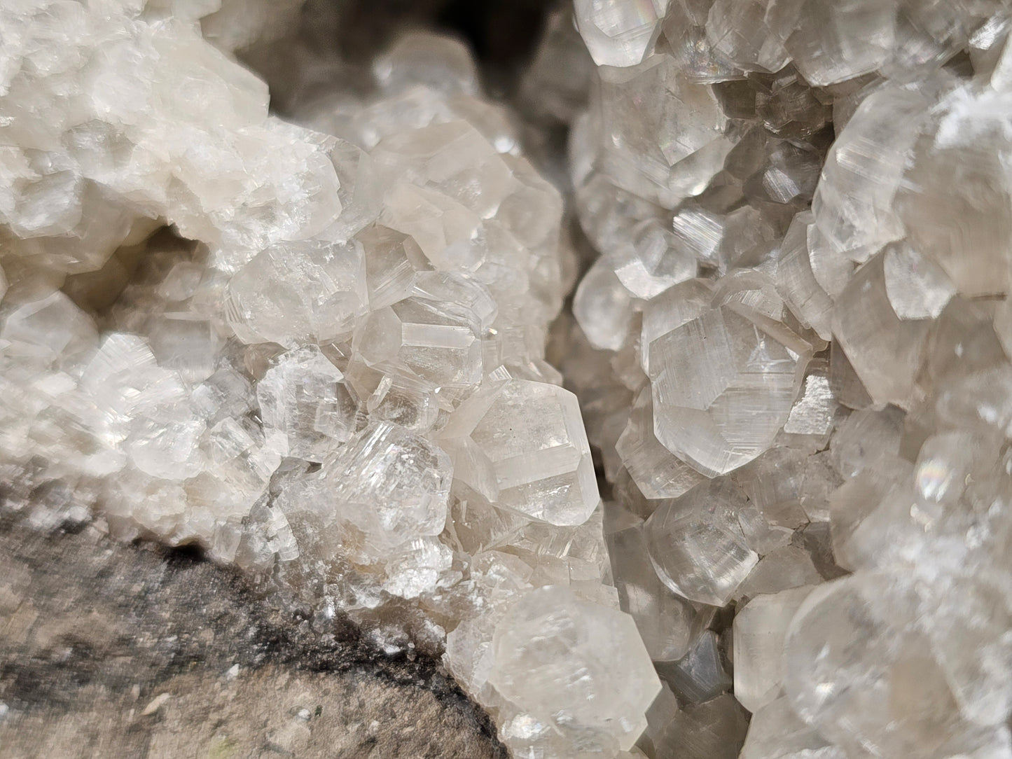#33027 Super clear Nailhead Spar Calcite geode, Chalcopyrite ore and multiple small fossils in the matrix