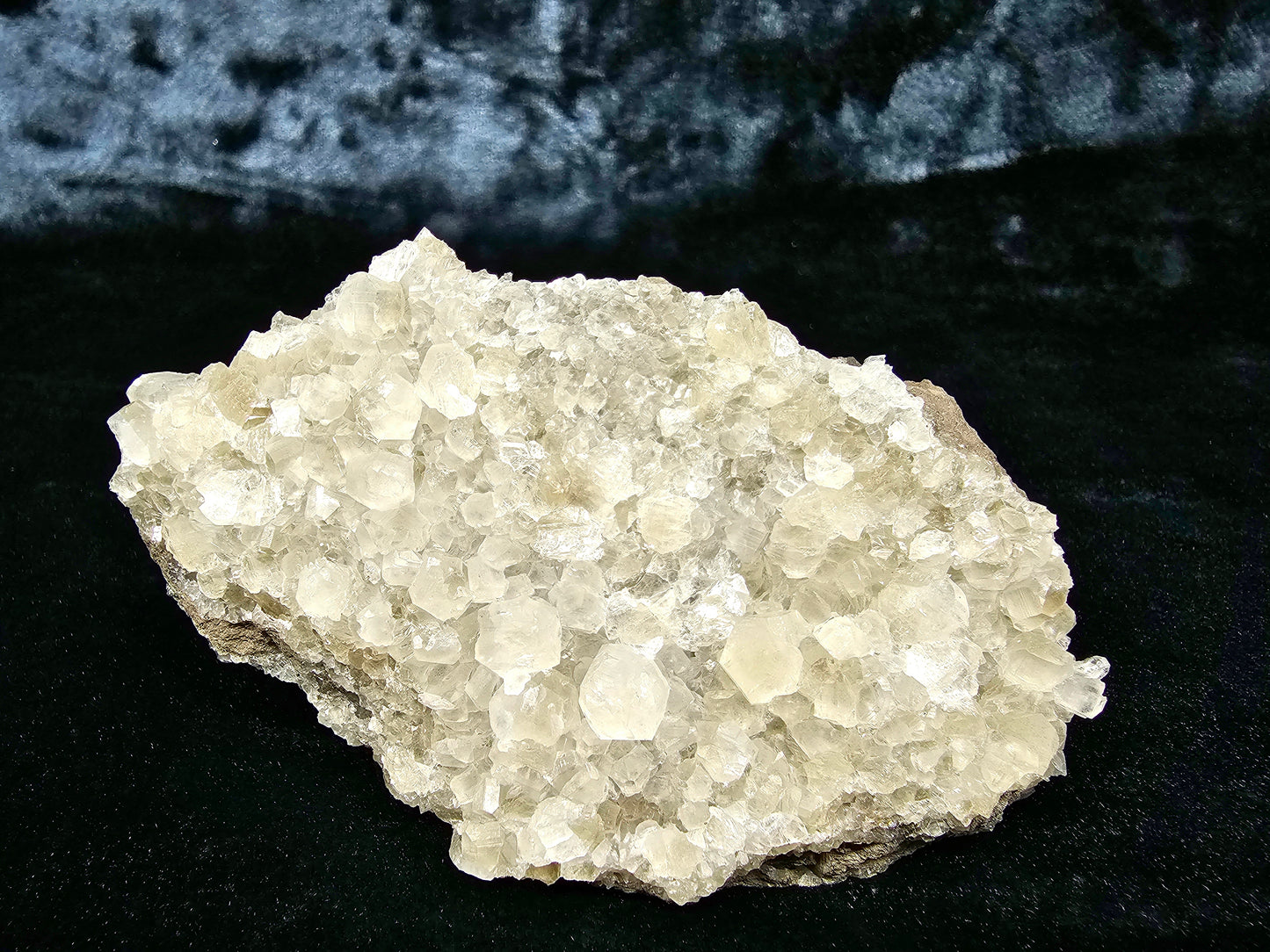 #33045 Super clear Nailhead Spar Calcite cluster, Chalcopyrite ore and multiple small fossils in the matrix