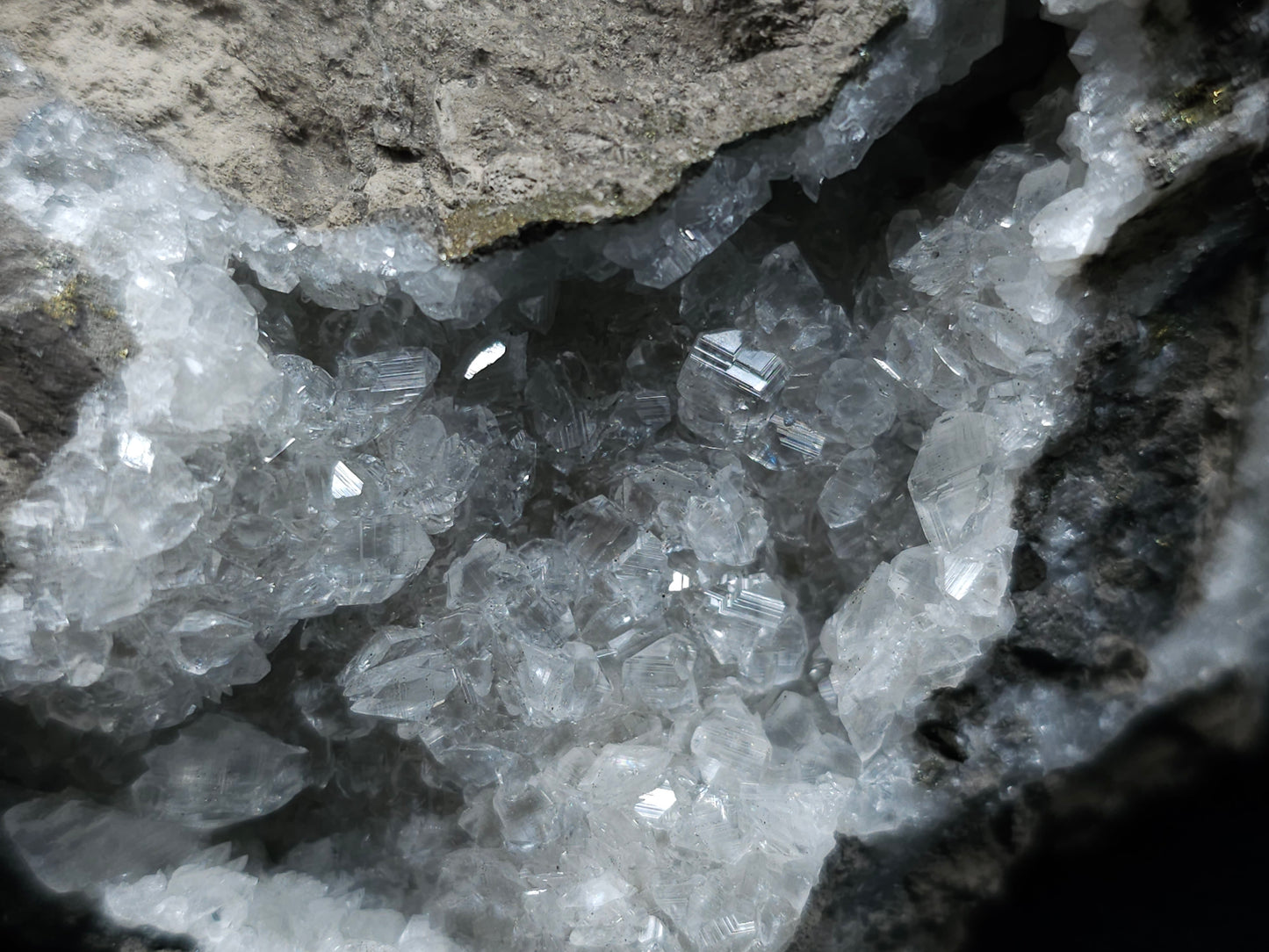 #33039 Super clear Nailhead Spar Calcite geode, Chalcopyrite ore and multiple small fossils in the matrix
