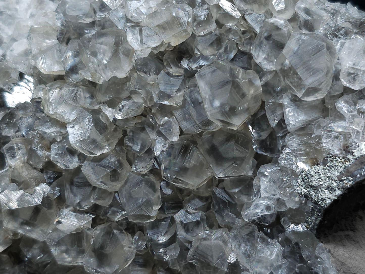 #33049 Super clear Nailhead Spar Calcite cluster, Chalcopyrite ore and multiple small fossils in the matrix