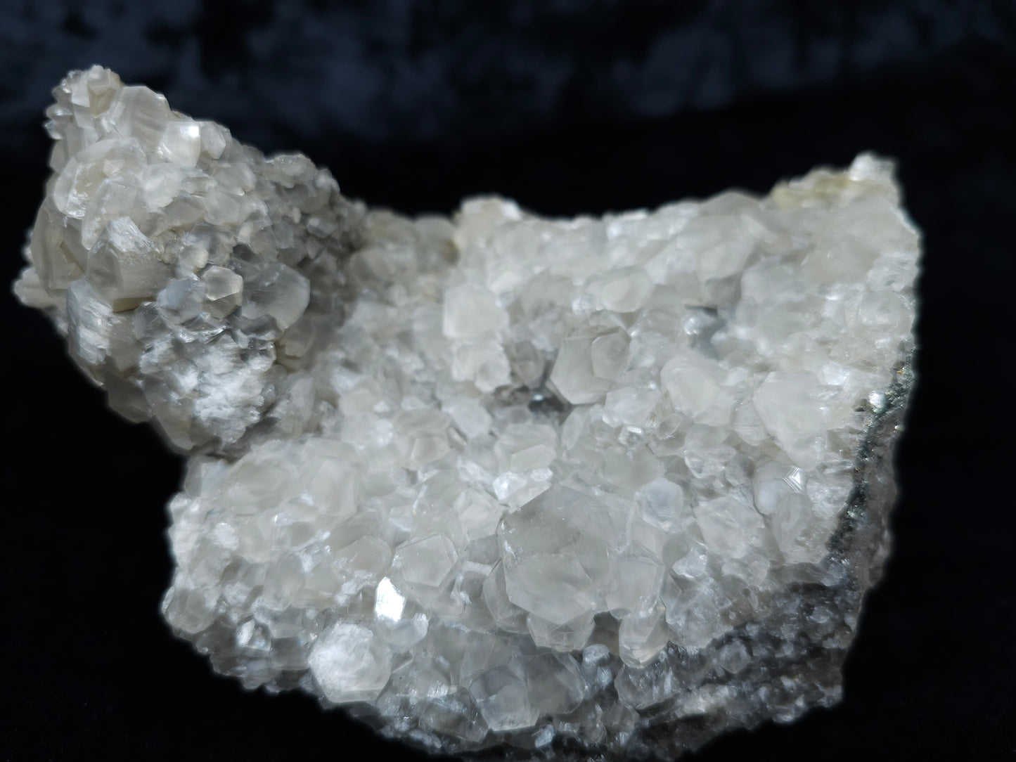 #33049 Super clear Nailhead Spar Calcite cluster, Chalcopyrite ore and multiple small fossils in the matrix