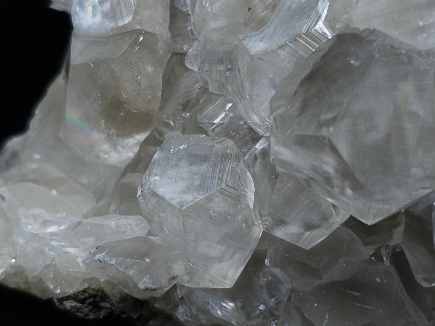 #33049 Super clear Nailhead Spar Calcite cluster, Chalcopyrite ore and multiple small fossils in the matrix