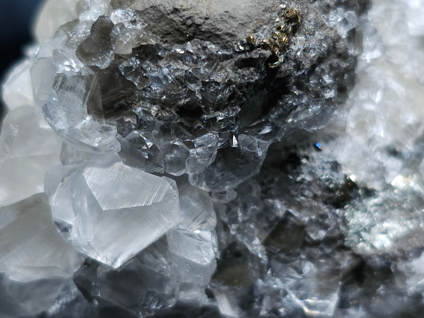 #33068 Super clear Nailhead Spar Calcite cluster, Chalcopyrite ore and multiple small fossils in the matrix