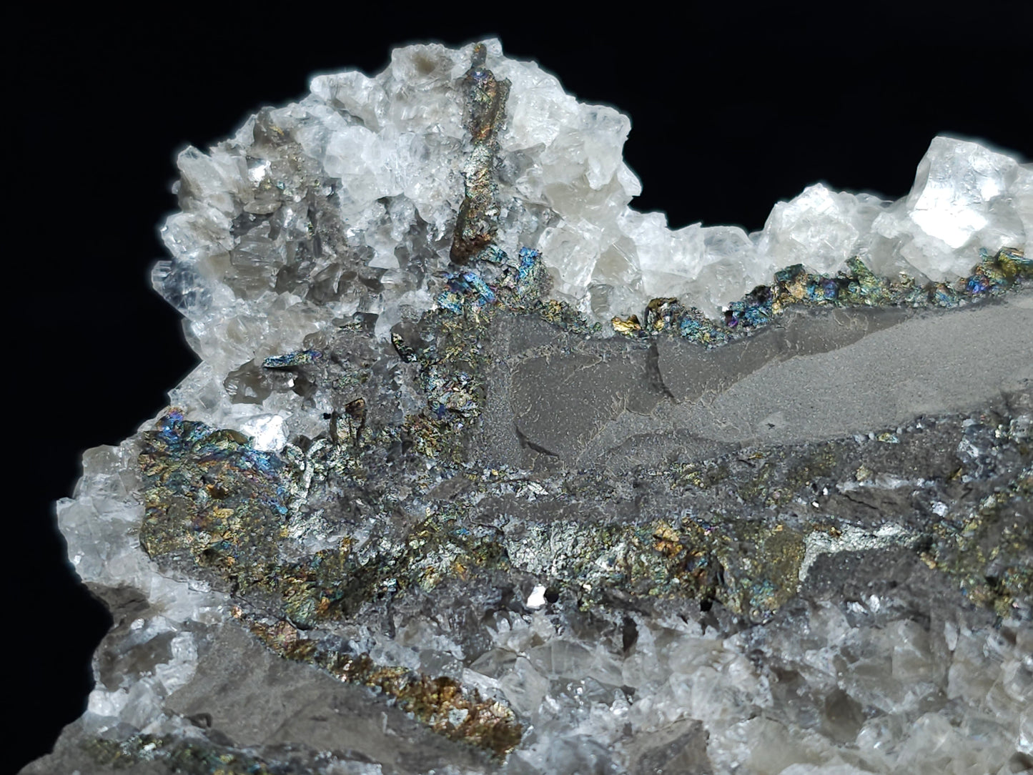 #33076 Super clear Nailhead Spar Calcite cluster, Chalcopyrite ore and multiple small fossils in the matrix