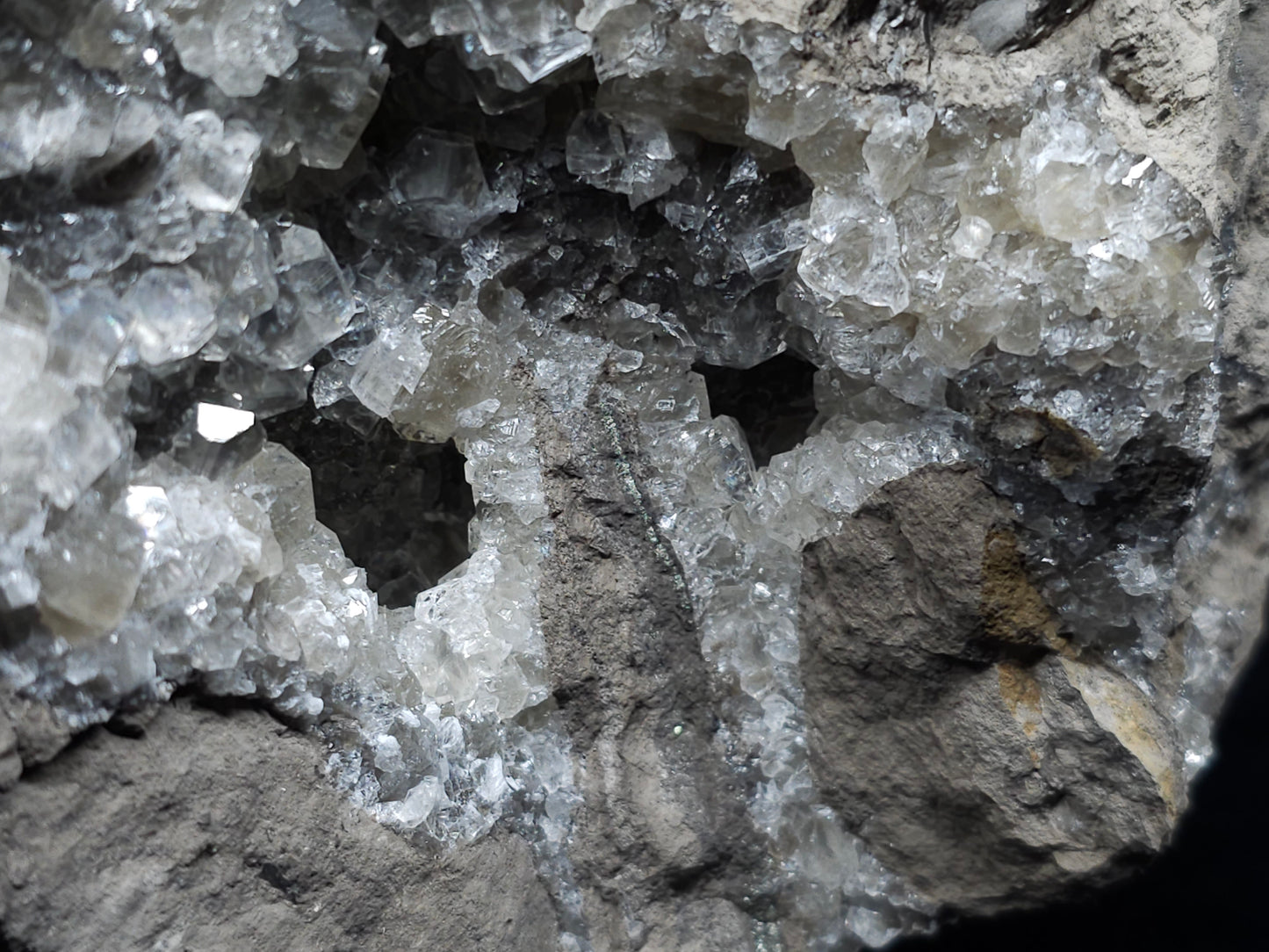 #33063 Super clear Nailhead Spar Calcite geode, Chalcopyrite ore and multiple small fossils in the matrix