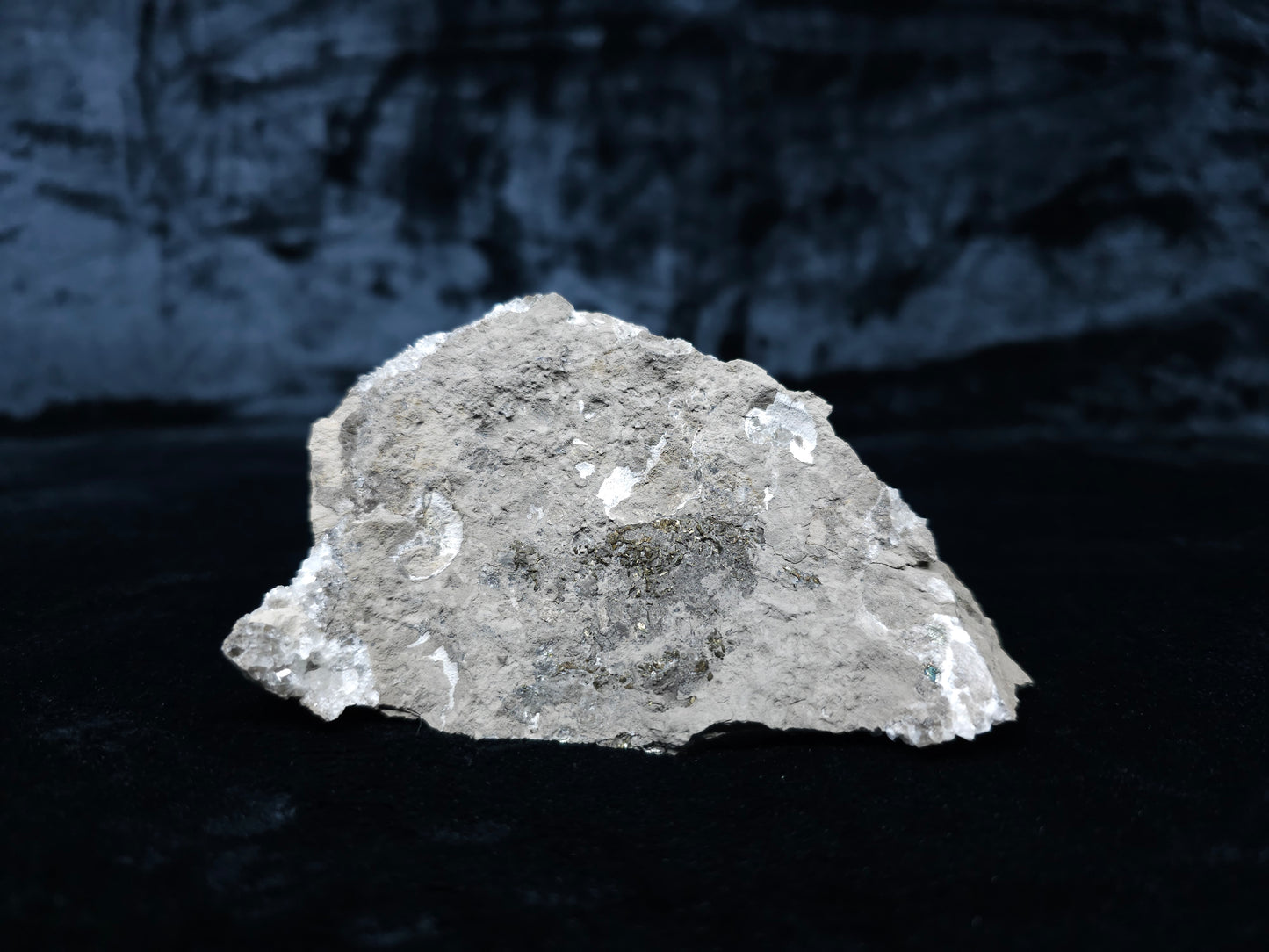 #33050 Super clear Nailhead Spar Calcite small geode, Chalcopyrite ore and multiple small fossils in the matrix