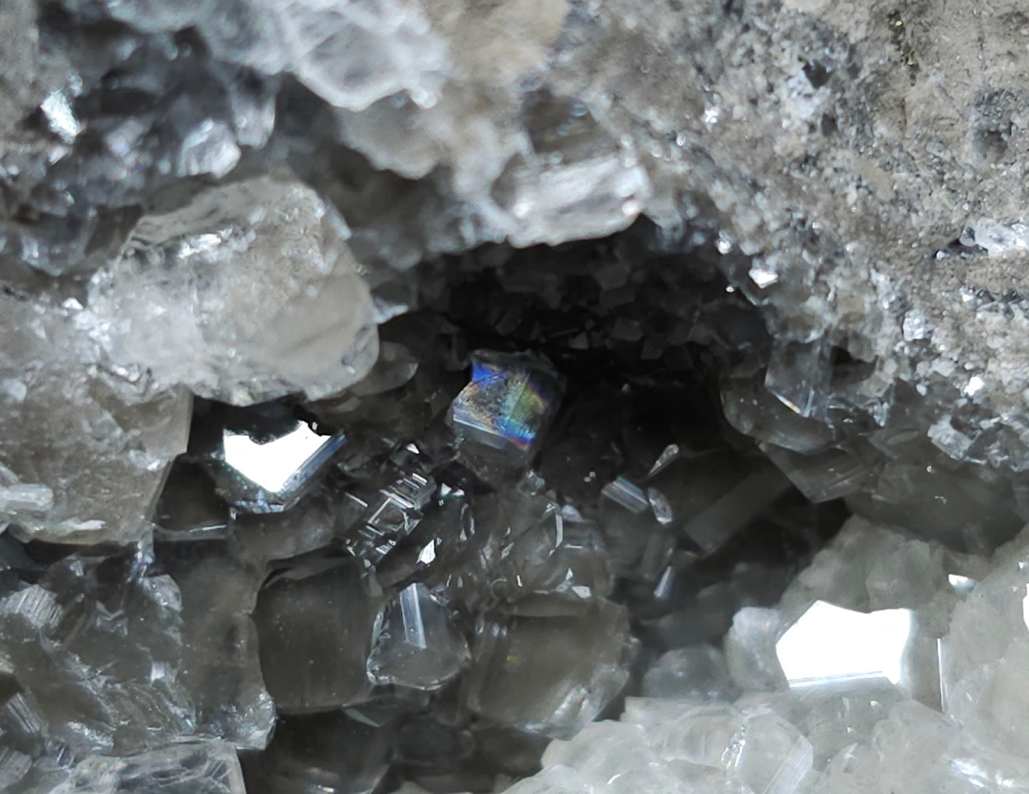 #33057 Super clear Nailhead Spar Calcite small geode, Chalcopyrite ore and multiple small fossils in the matrix