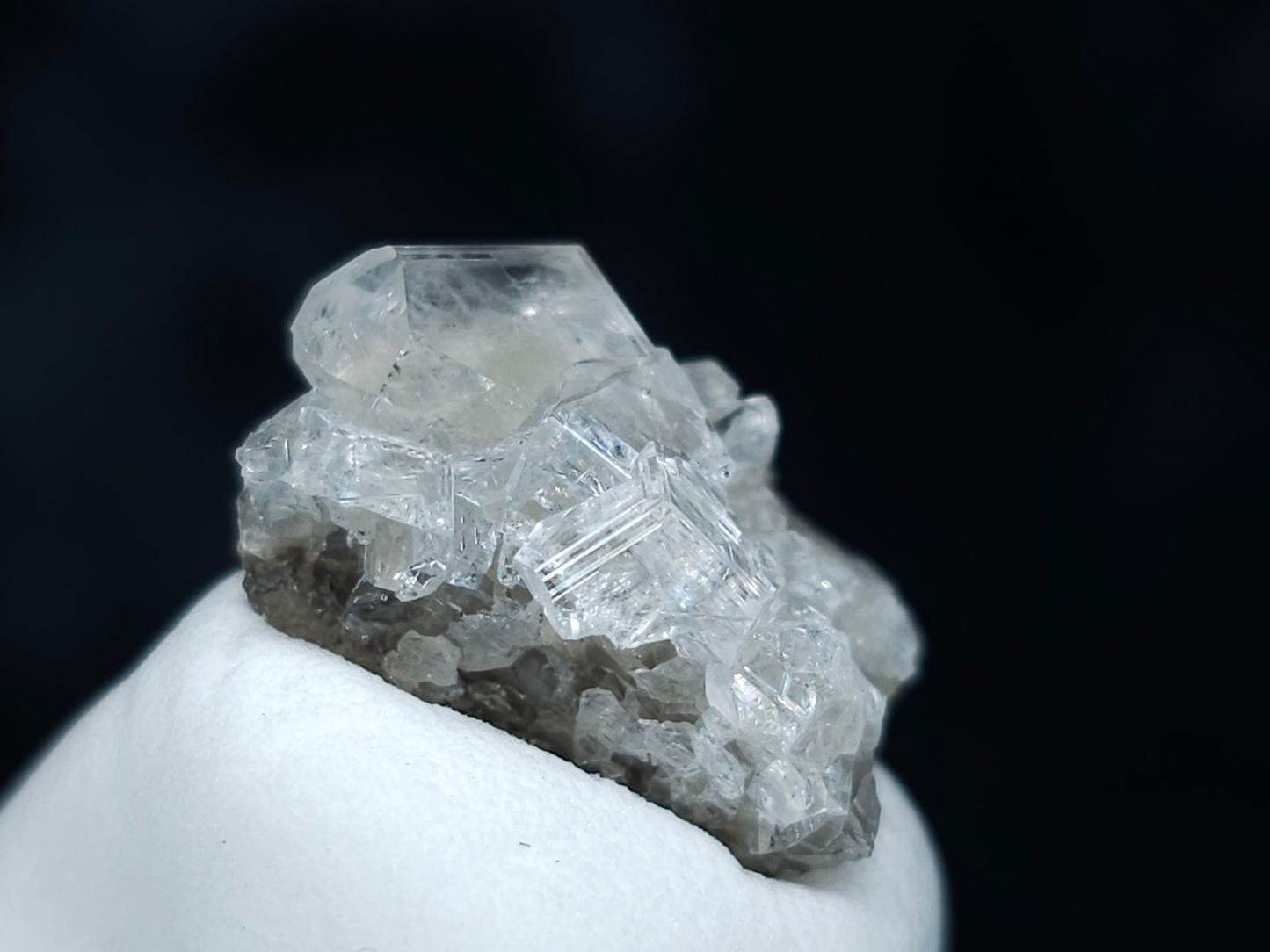 #33055 Super clear Nailhead Spar Calcite cluster, Chalcopyrite ore and multiple small fossils in the matrix