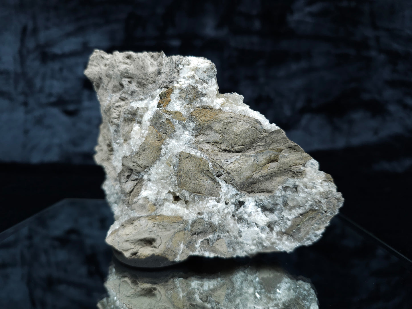 #33073 Super clear Nailhead Spar Calcite cluster, Chalcopyrite ore and multiple small fossils in the matrix