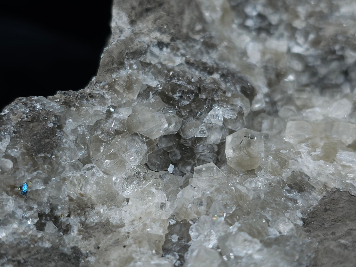 #33069 Super clear Nailhead Spar Calcite cluster, Chalcopyrite ore and multiple small fossils in the matrix
