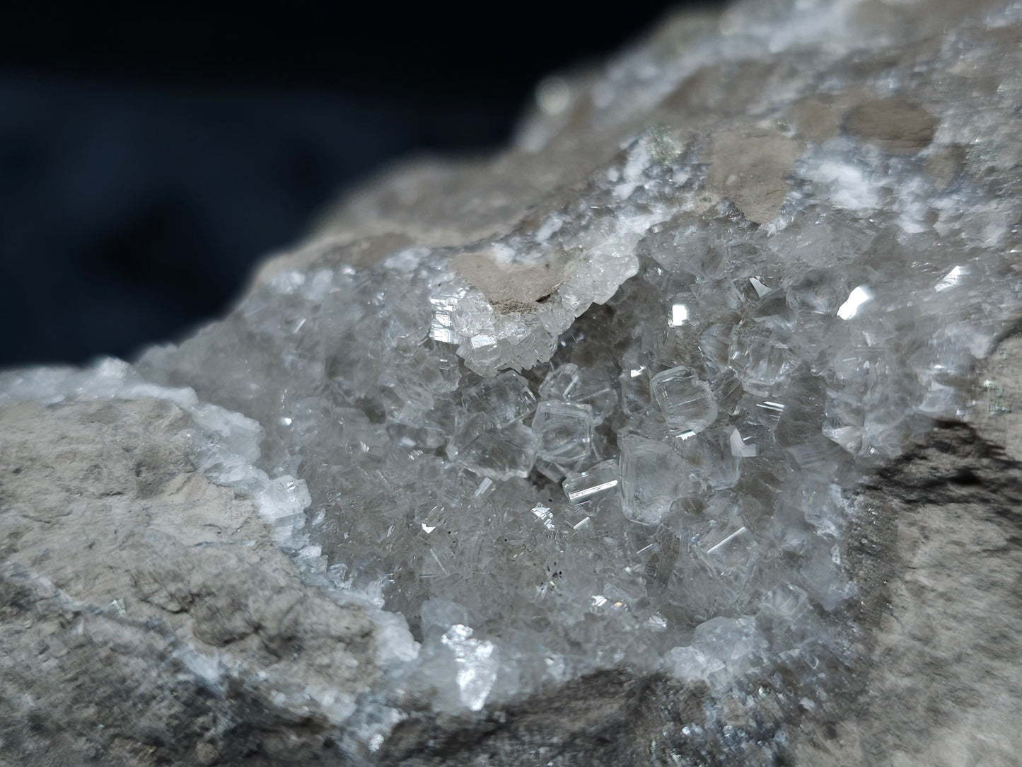 #33074 Super clear Nailhead Spar Calcite geode, Chalcopyrite ore and multiple small fossils in the matrix