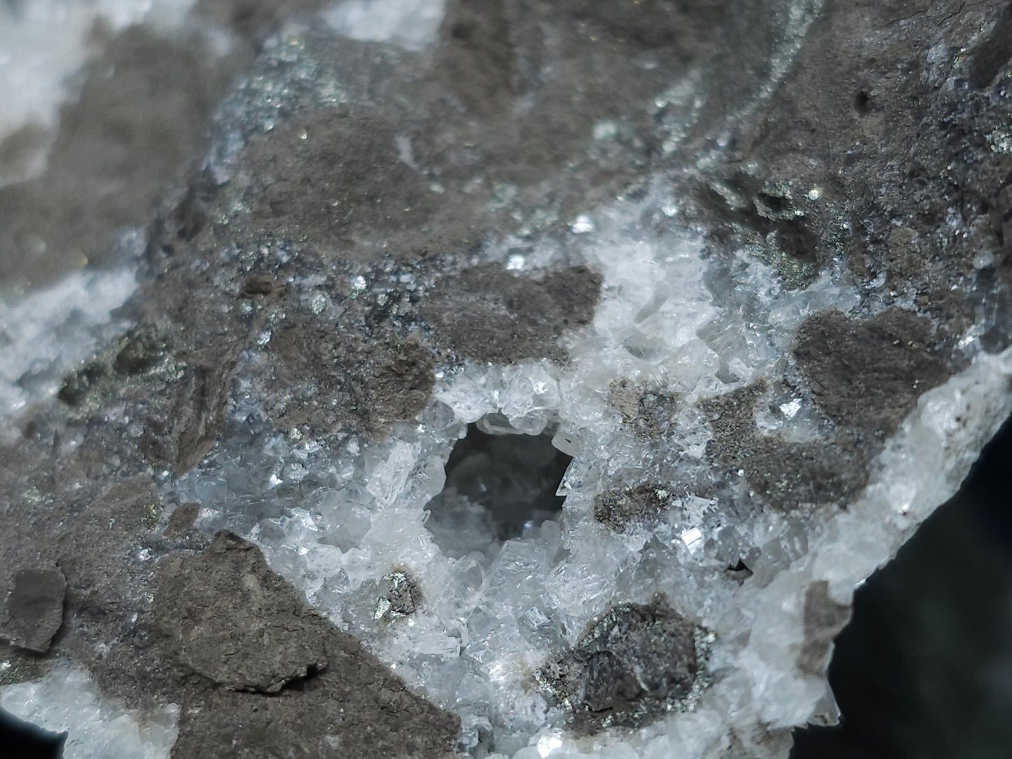#33082 Super clear Nailhead Spar Calcite cluster, Chalcopyrite ore and multiple small fossils in the matrix