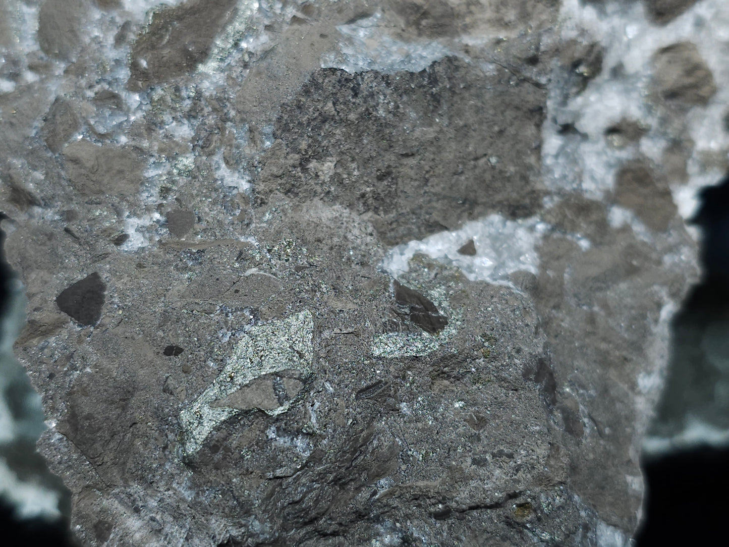 #33082 Super clear Nailhead Spar Calcite cluster, Chalcopyrite ore and multiple small fossils in the matrix
