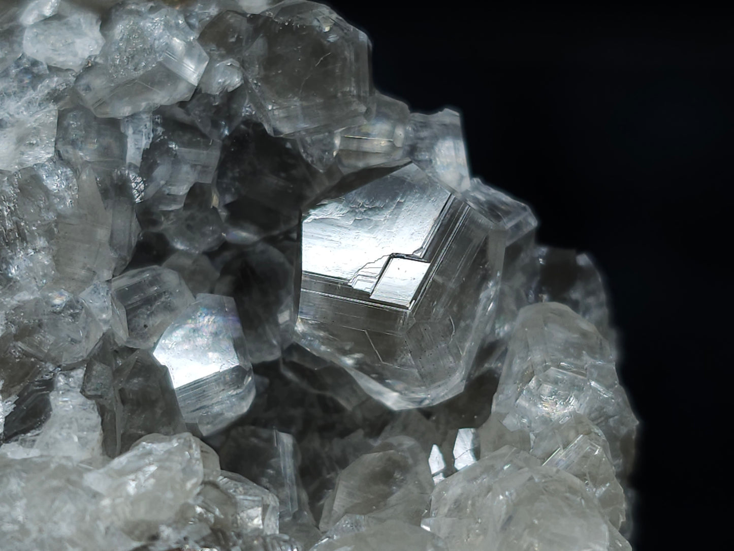#33071 Super clear Nailhead Spar Calcite cluster, Chalcopyrite ore and multiple small fossils in the matrix