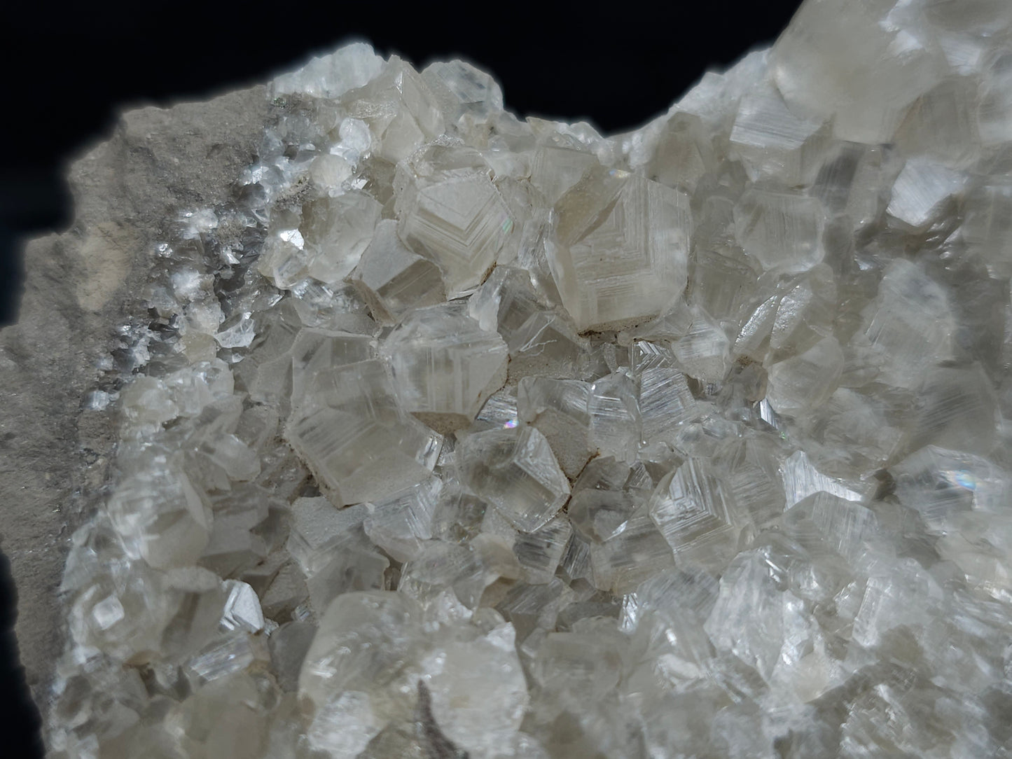 #33081 Super clear Nailhead Spar Calcite cluster, Chalcopyrite ore and multiple small fossils in the matrix