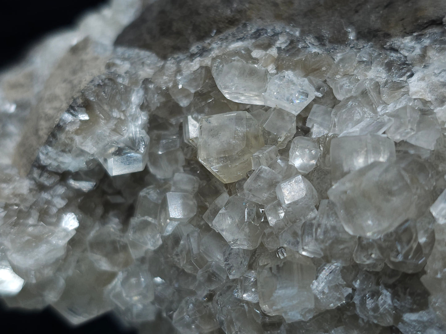 #33091 Super clear Nailhead Spar Calcite cluster, Chalcopyrite ore and multiple small fossils in the matrix
