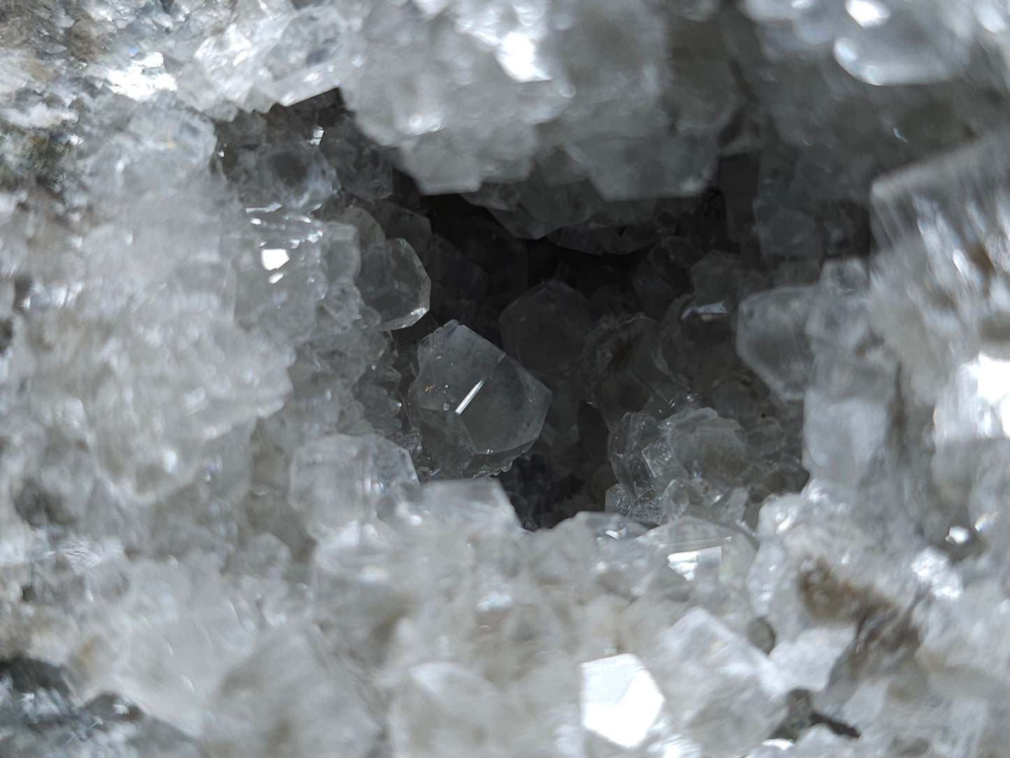 #33084 Super clear Nailhead Spar Calcite geode, Chalcopyrite ore and multiple small fossils in the matrix