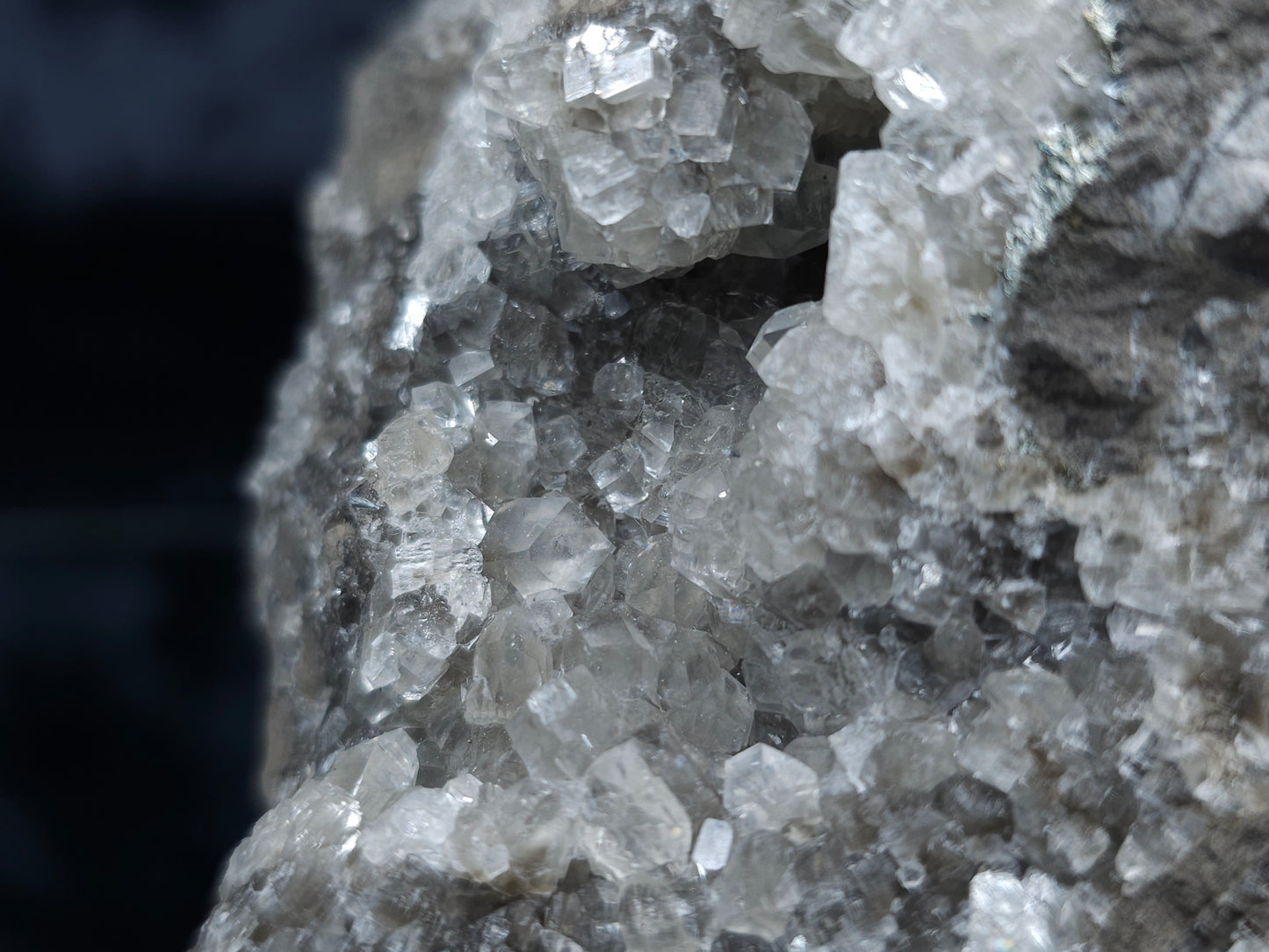 #33084 Super clear Nailhead Spar Calcite geode, Chalcopyrite ore and multiple small fossils in the matrix
