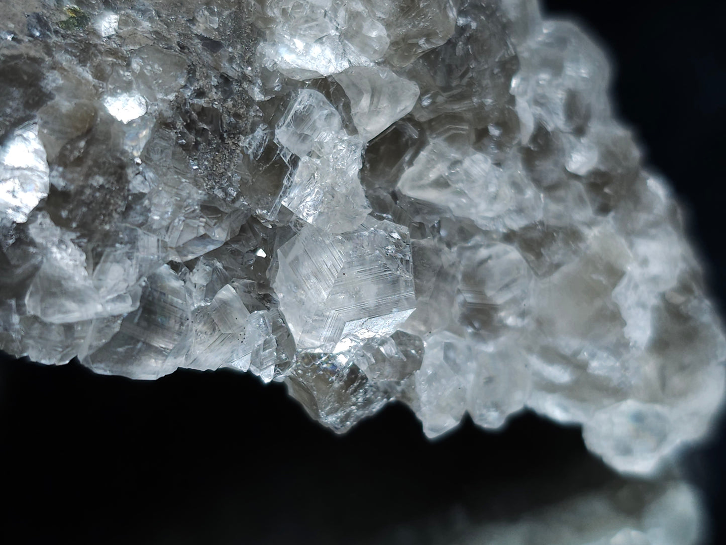 #33105 Super clear Nailhead Spar Calcite cluster with Chalcopyrite ore and multiple small fossils in the matrix