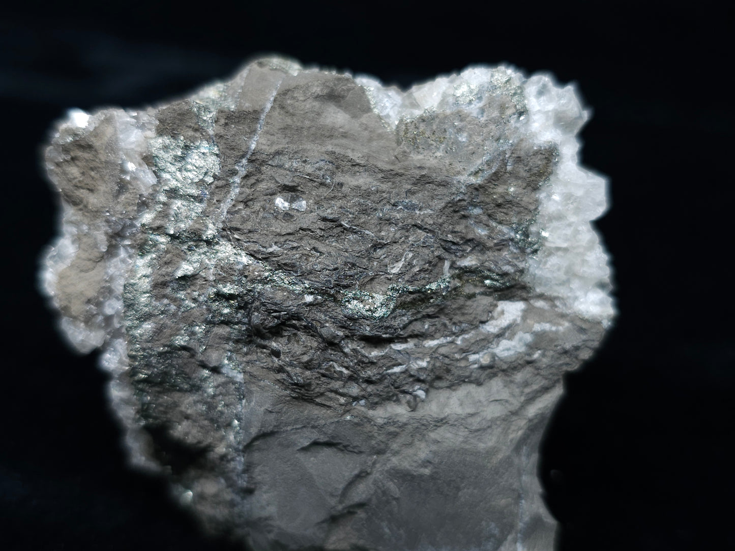 #33097 Super clear Nailhead Spar Calcite cluster, Chalcopyrite ore and multiple small fossils in the matrix