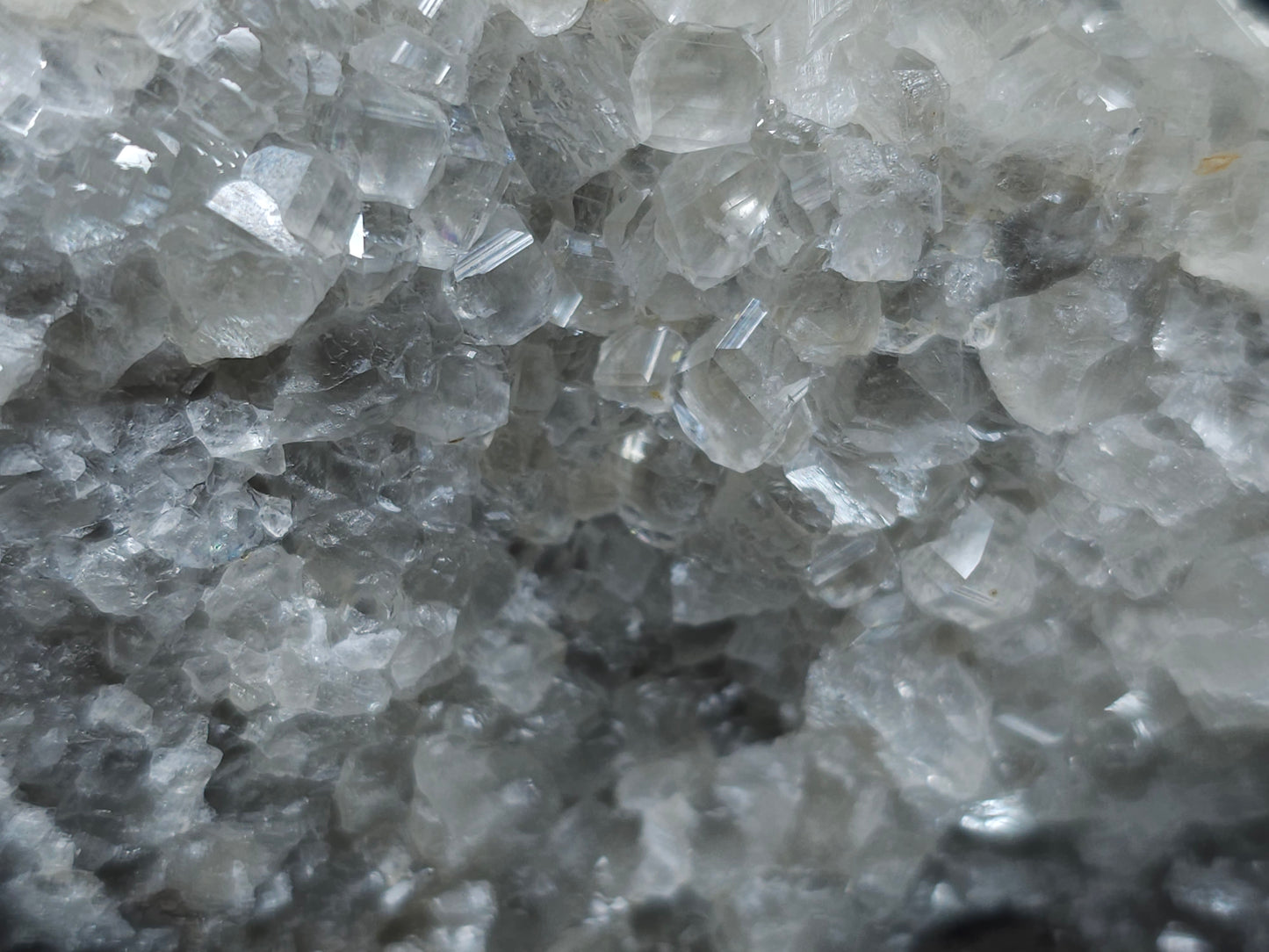 #33090 Super clear Nailhead Spar Calcite geode, Chalcopyrite ore and multiple small fossils in the matrix