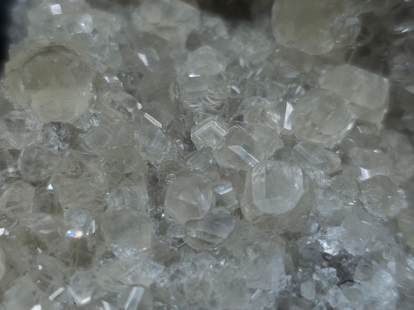 #33093 Super clear Nailhead Spar Calcite geode, Chalcopyrite ore and multiple small fossils in the matrix