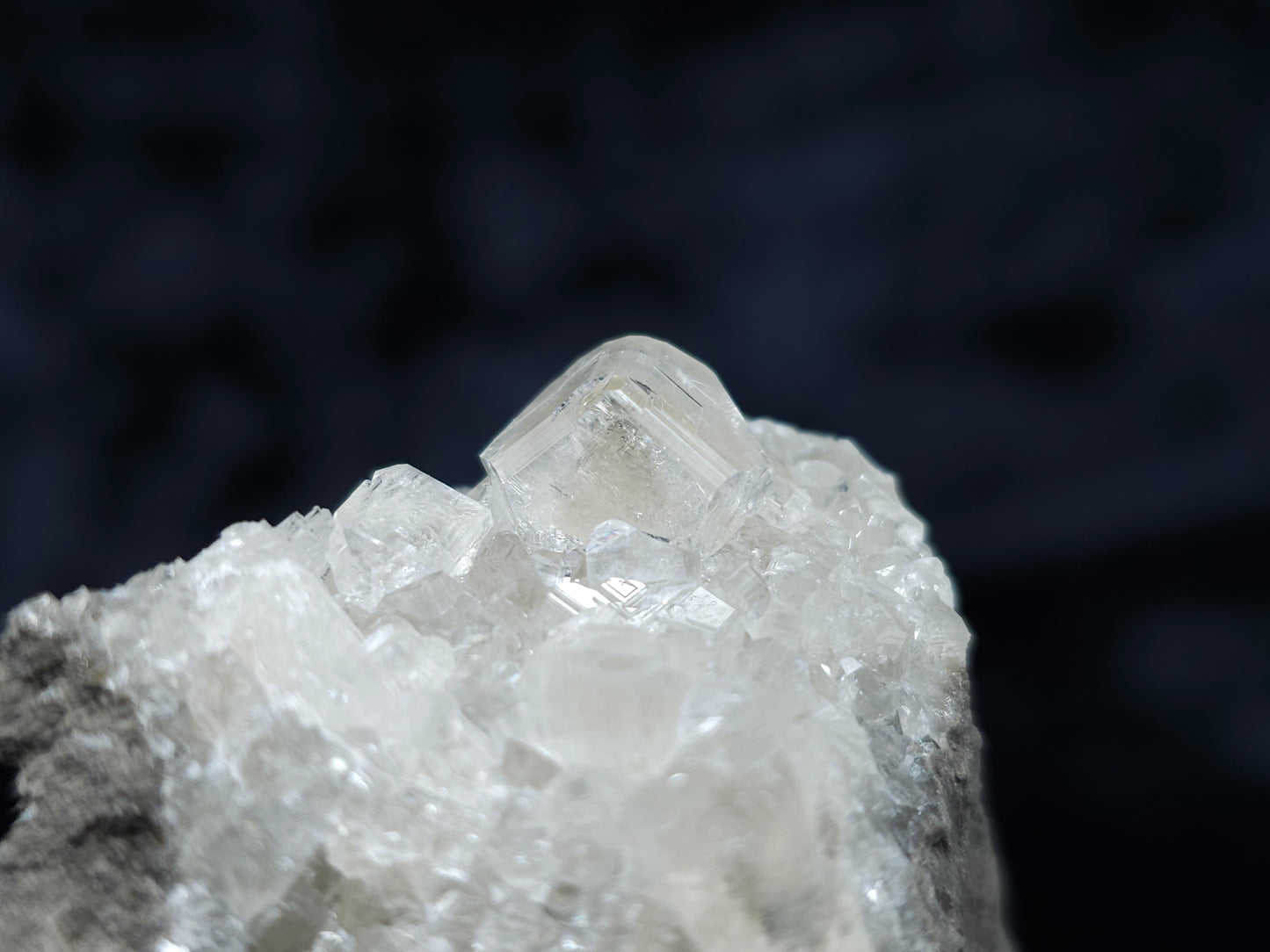 #33103 Super clear Nailhead Spar Calcite with Chalcopyrite ore and multiple small fossils in the matrix