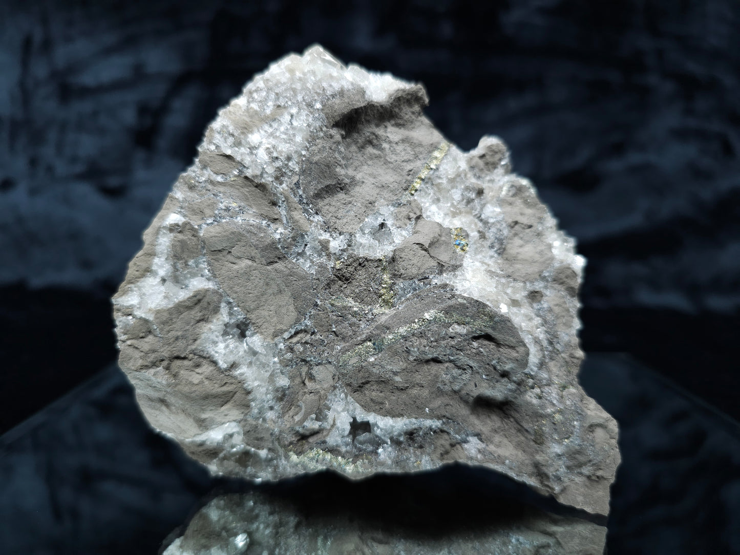 #33103 Super clear Nailhead Spar Calcite with Chalcopyrite ore and multiple small fossils in the matrix