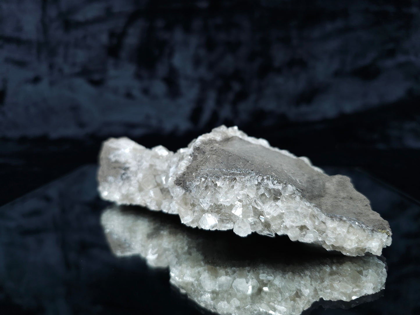 #33108 Super clear Nailhead Spar Calcite cluster with Chalcopyrite ore and multiple small fossils in the matrix