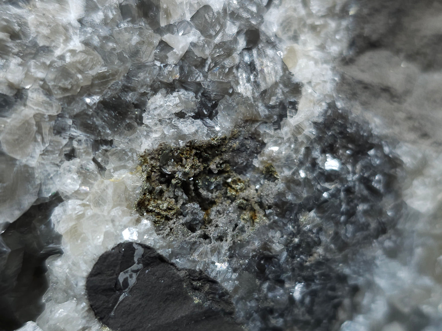 #33019 Super clear Nailhead Spar Calcite geode with Chalcopyrite ore and multiple small fossils in the matrix