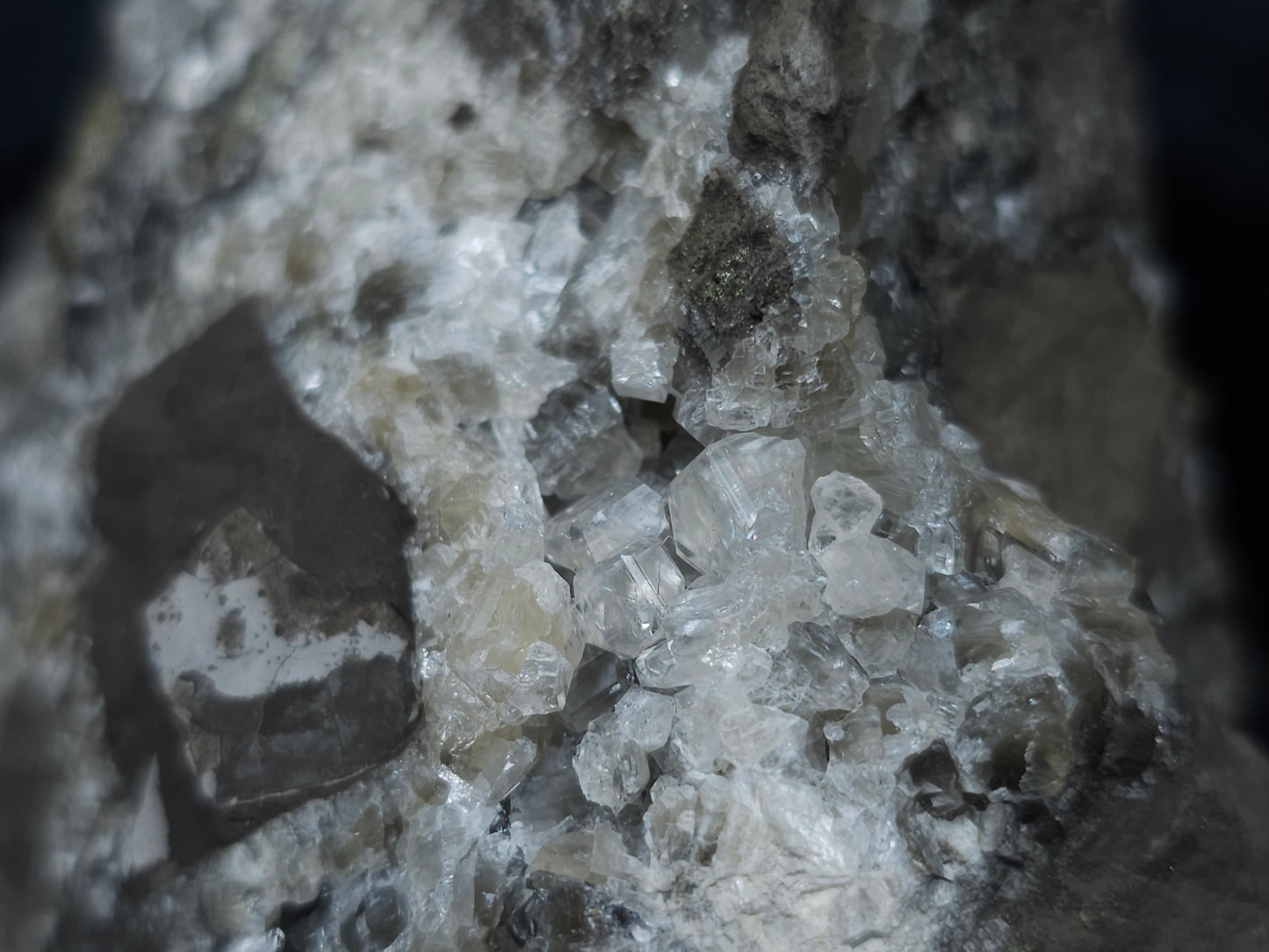#33019 Super clear Nailhead Spar Calcite geode with Chalcopyrite ore and multiple small fossils in the matrix