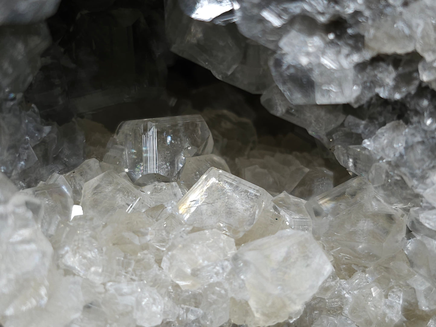 #33087 Super clear Nailhead Spar Calcite geode, Chalcopyrite ore and multiple small fossils in the matrix