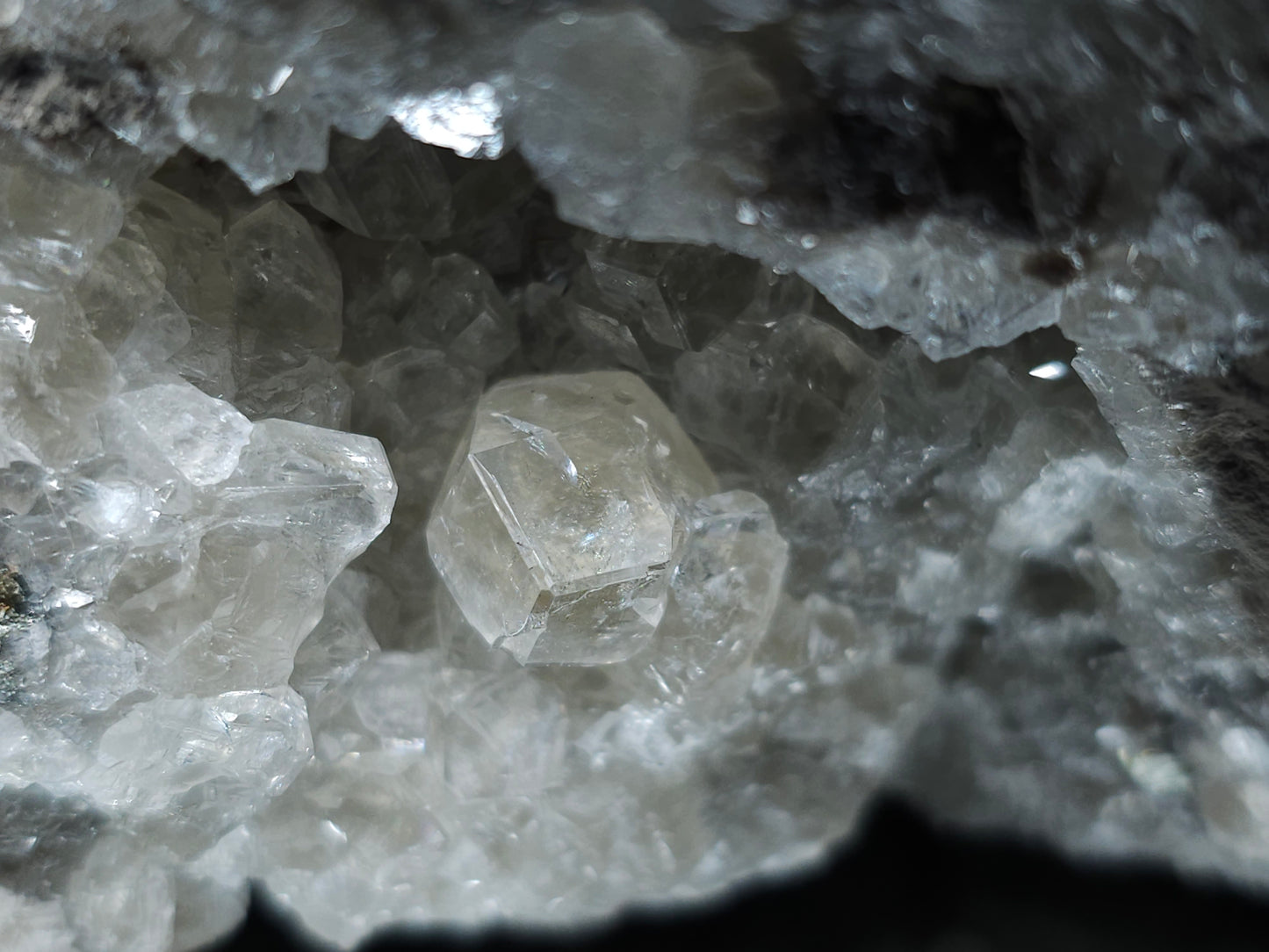 #33101 Super clear Nailhead Spar Calcite geode, Chalcopyrite ore and multiple small fossils in the matrix