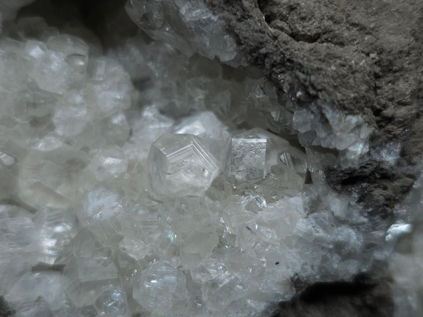 #33113 Super clear Nailhead Spar Calcite geode with Chalcopyrite ore and multiple small fossils in the matrix